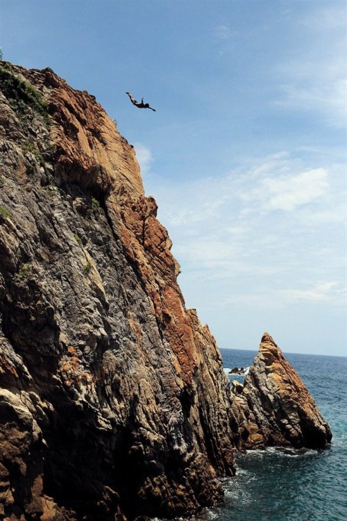 alcapolco cliff dive.jpg